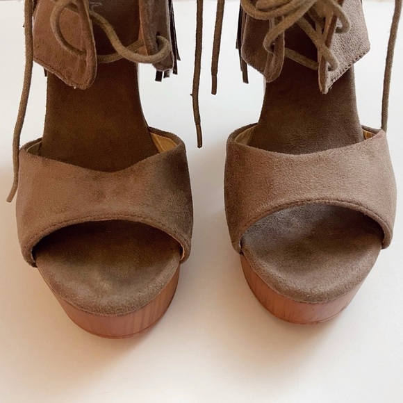 Mi.iM Taupe Platform Heels with Fringe and Wood Accents Boho Festival - Picture 5 of 11